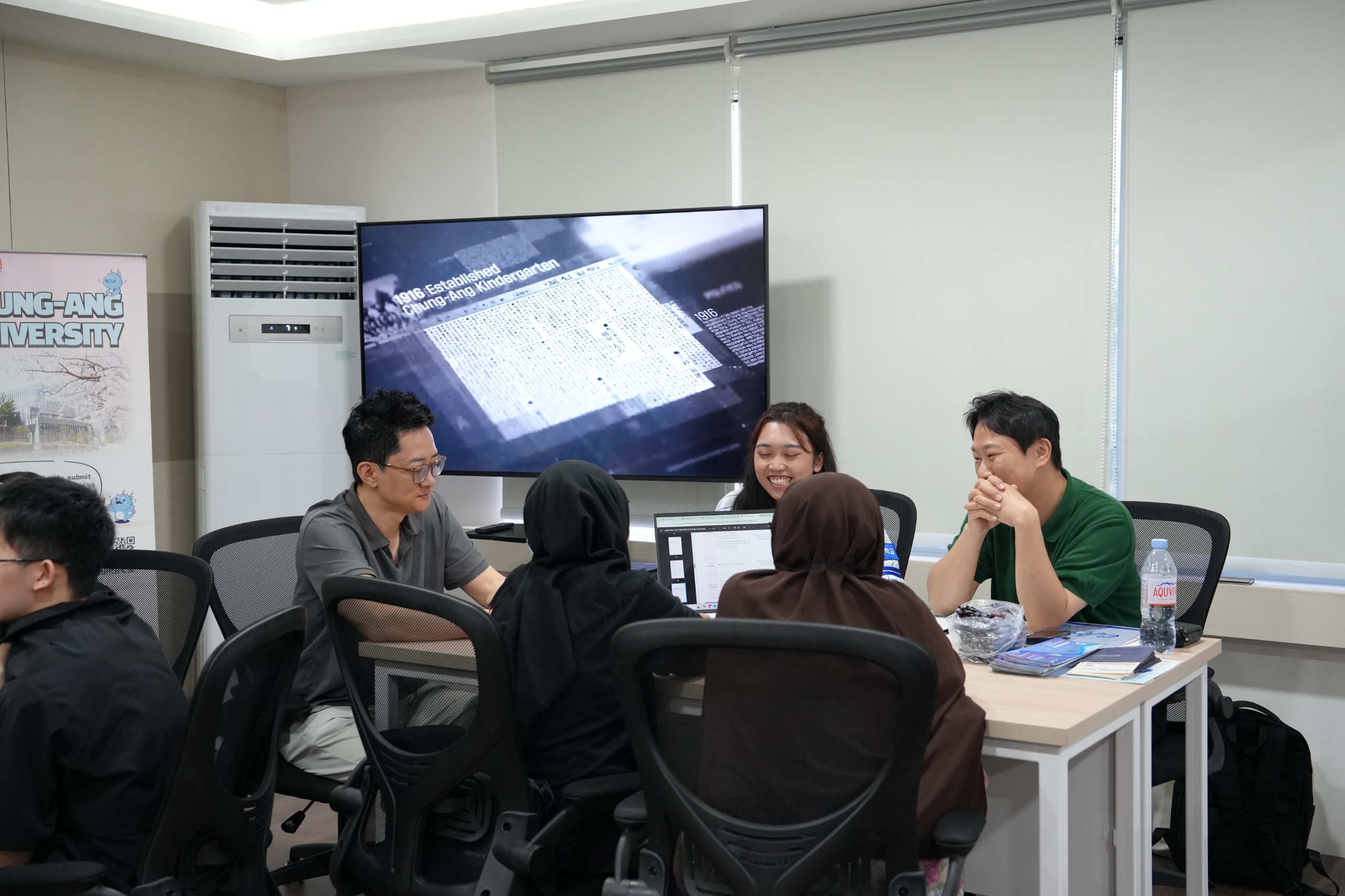 Kegiatan Indonesia Korean Education Fair 2026 yang diselenggarakan oleh UNIE