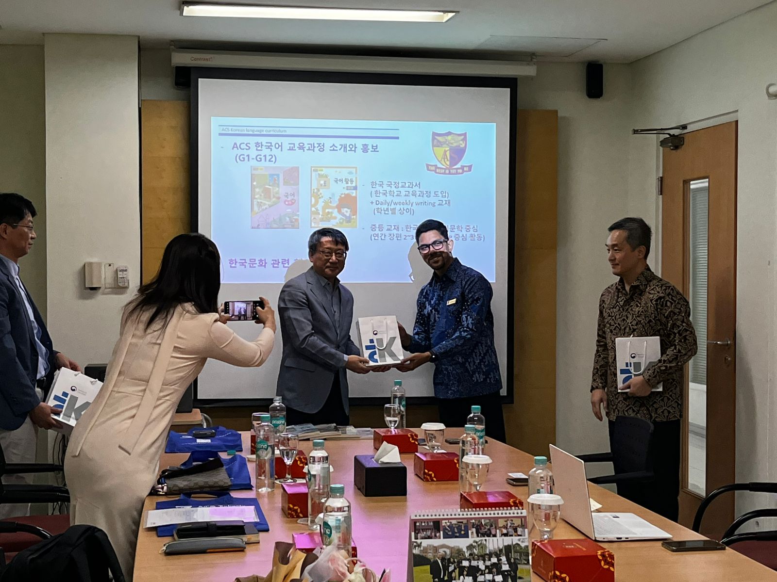 Kunjungan ke Kelas Bahasa Korea di ACS Jakarta 