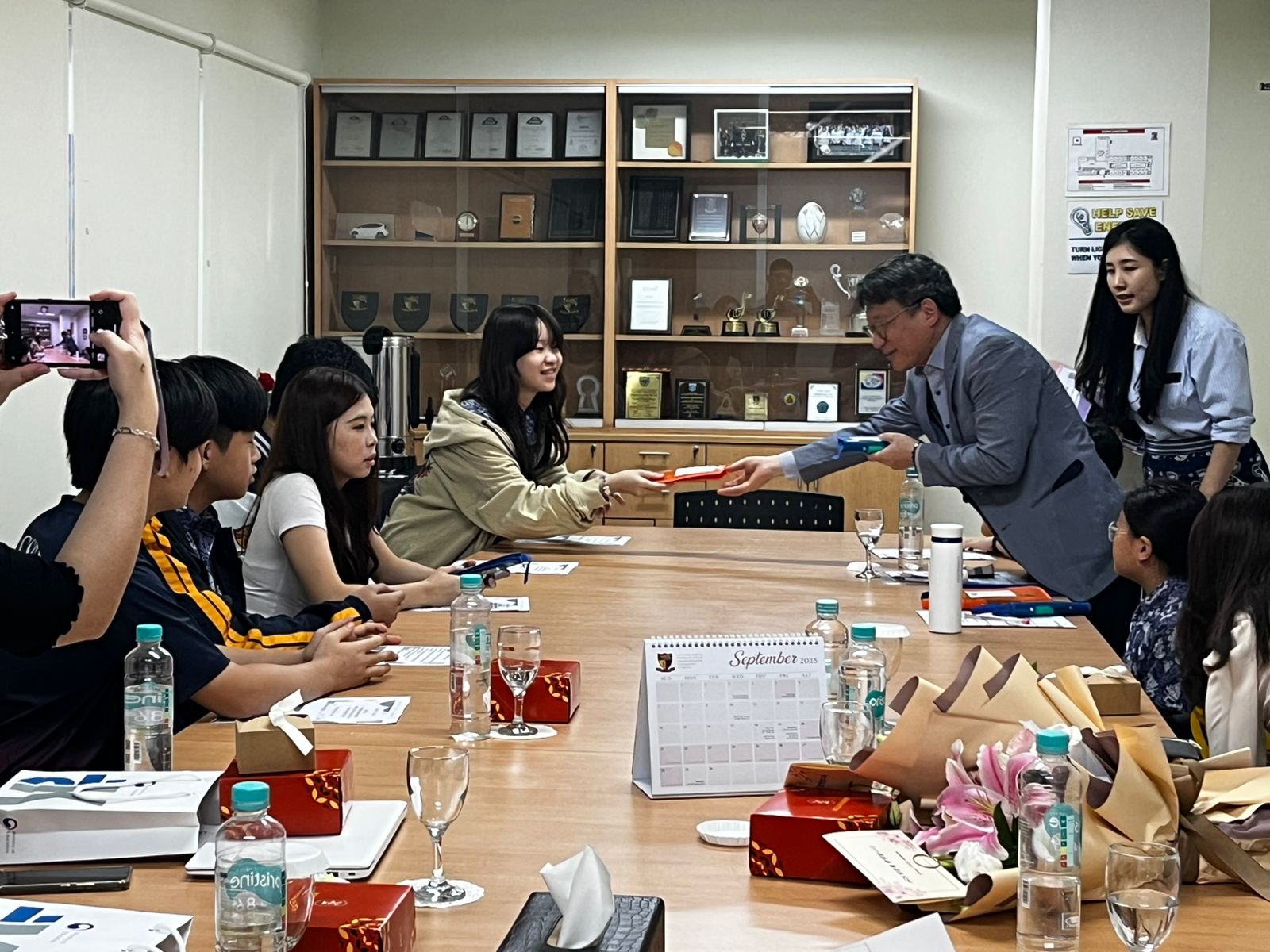 Kunjungan ke Kelas Bahasa Korea di ACS Jakarta 