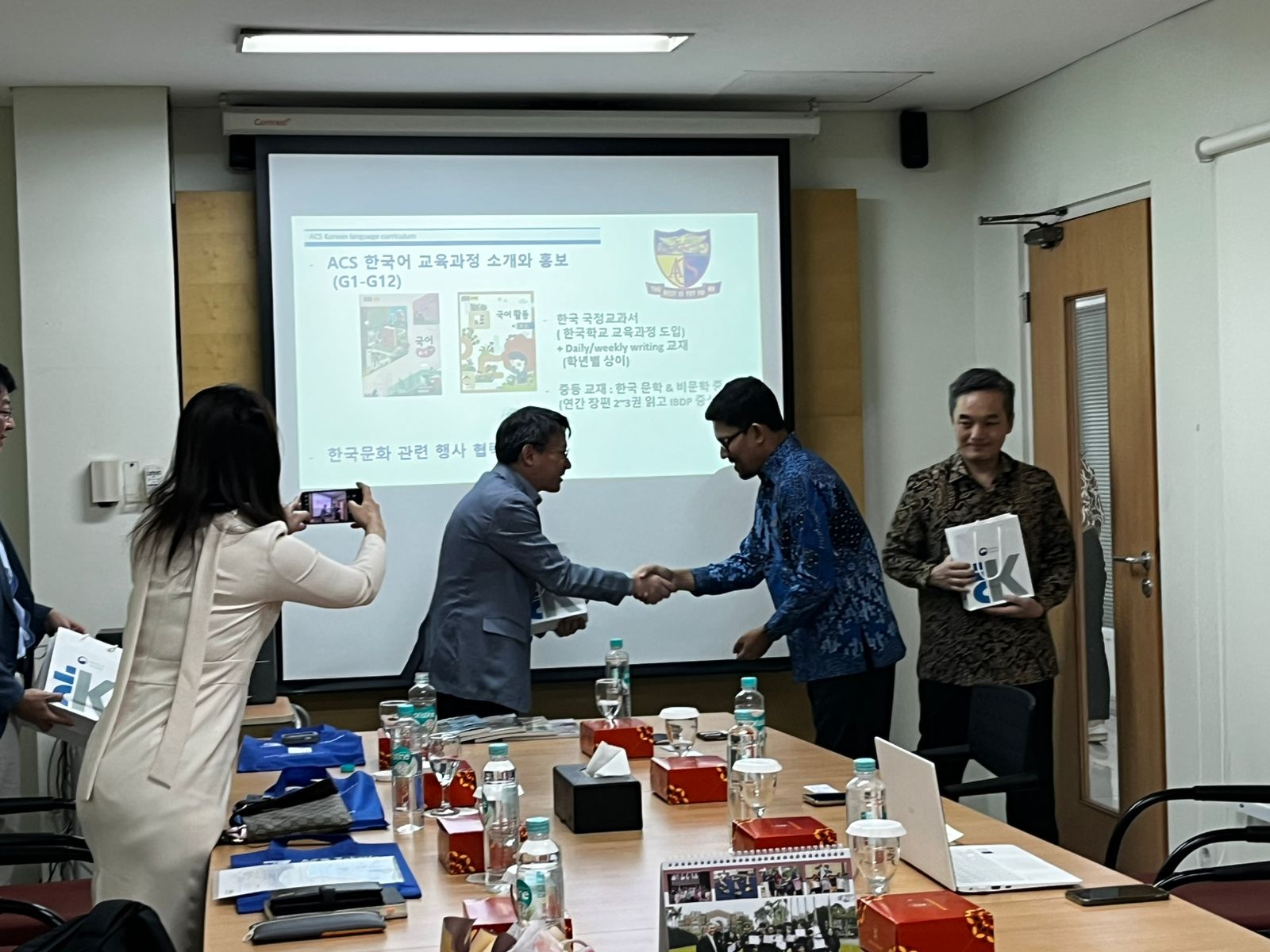 Kunjungan ke Kelas Bahasa Korea di ACS Jakarta 