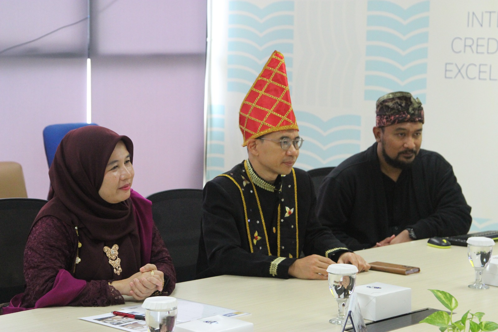 Penandatanganan MoU antara KECID dan LBI FIB UI untuk Program BIPA